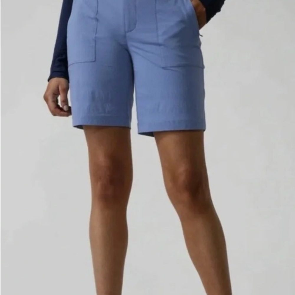 EUC Athleta Trekkie Bermuda 2.0 in Cottage Blue